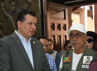 Acude Guadalupe Mora al Congreso del Estado a hacer una denuncia pública.