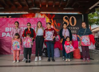 Con el objetivo de beneficiar a la niñez, Dayana Pérez Mendoza entrega mochilas a estudiantes
