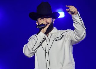 Colosal y vibrante; Carín León llena el Morelos en un concierto épico