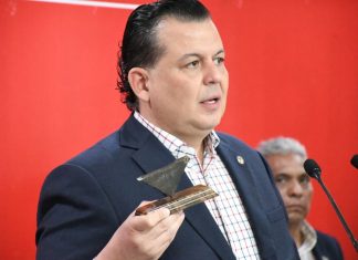 Una esquirla del coche bomba de Coahuayana, el regalo navideño de Memo Valencia para Harfuch