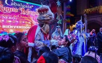 Cabalgata de Reyes Magos 2026 en Pátzcuaro: ¡todo un éxito! Miles de niñas y niños vivieron una noche mágica
